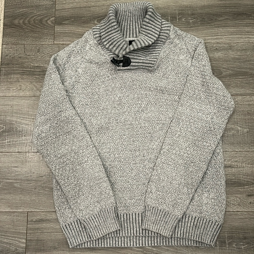 Collar Sweater With Toggle Button
